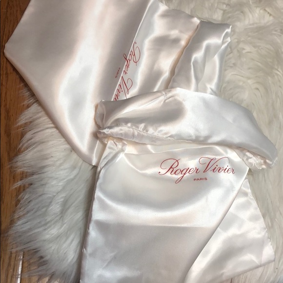 100% Auth A Pair of Roger Vivier DUST BAG (BRAND NEW) - Picture 4 of 14